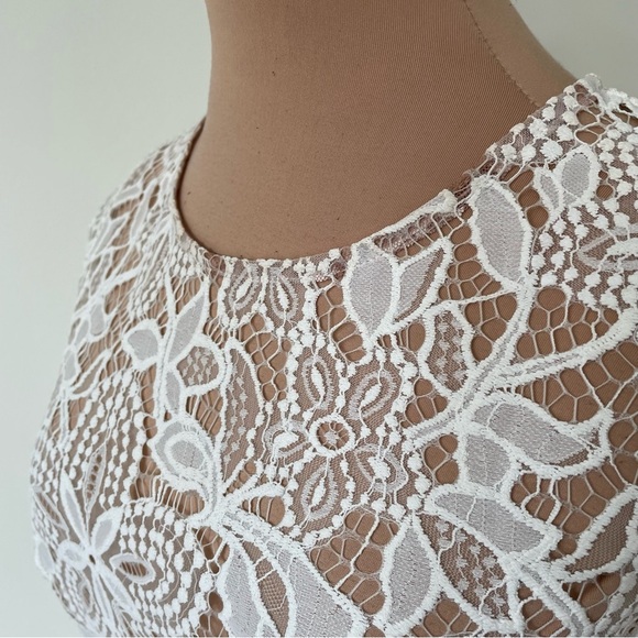 FOR LOVE & LEMONS Luna Lace Sheet Open Back White Maxi Dress NWOT Size X-Small - Picture 10 of 12